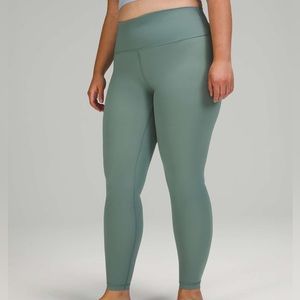 NWT Lululemon Wunder Under HR 28”